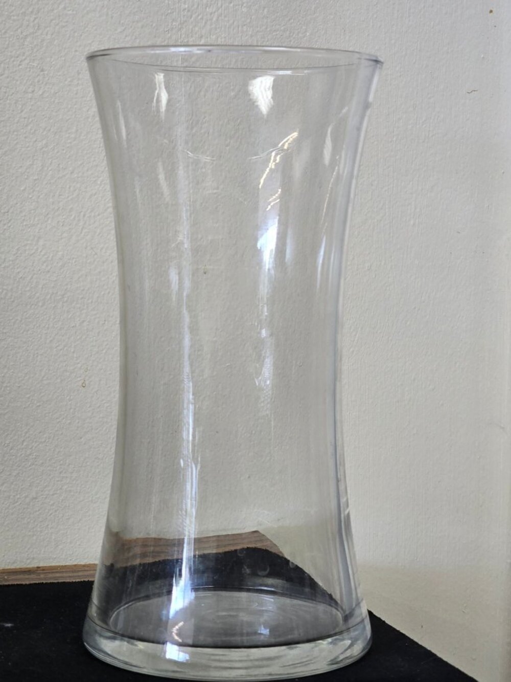 Clear Glass Vase With Flared Design 10" Tall 4" Mouth Flowers Centerpieces